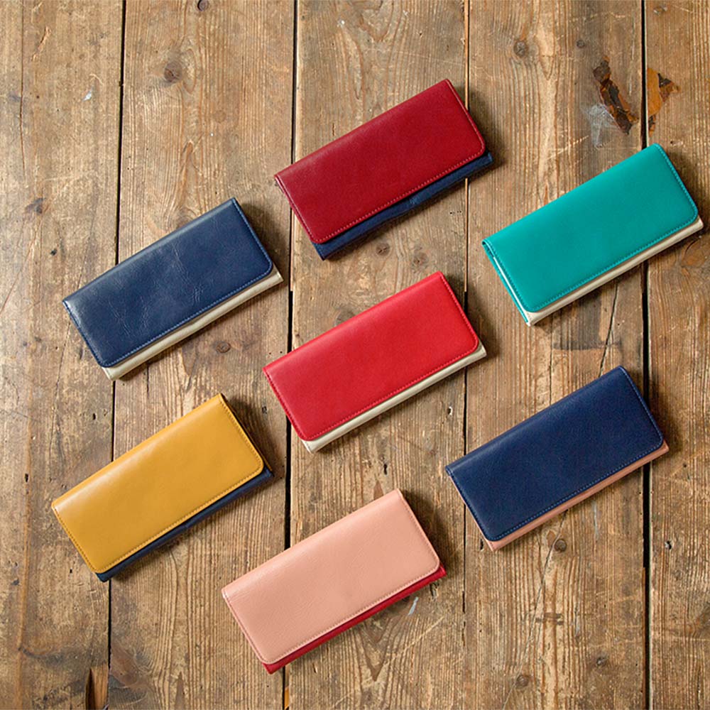 フラップバイカラー長財布（ダブルホック） - さりげないバイカラーとスリムなフォルムが目をひくデザイン。色を変えて個性を出せば、オーダーメイドならではの特別な逸品に。プレゼントやギフトにも最適です。