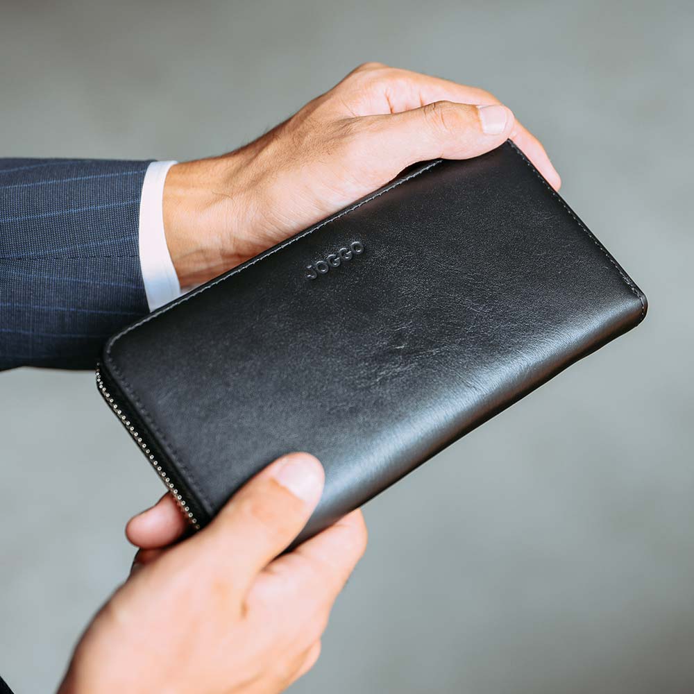 シンプルラウンド長財布 - スムースレザーはずっと触っていたくなる、なめらかな触り心地です。