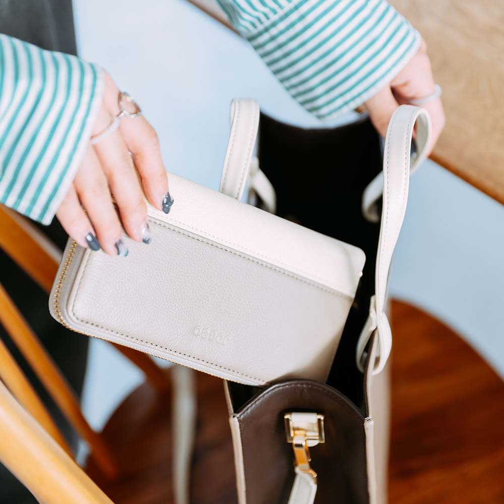 シンプルラウンドバイカラー長財布（エンボス） 画像 10