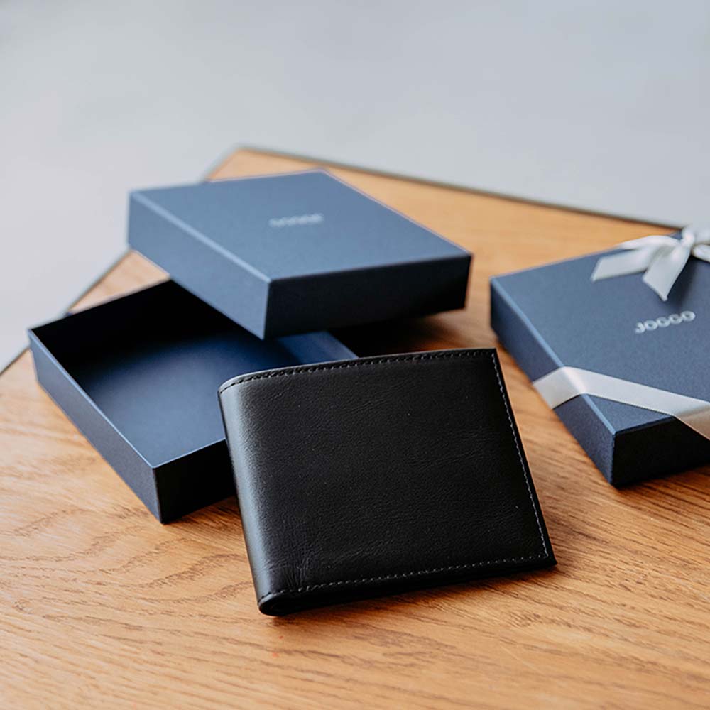 ２つ折り財布（小銭入れ付き） - 上質なレザーを感じられるシンプルな２つ折り財布。一つひとつハンドメイドで製作したレザーウォレットは特別な逸品に。メンズ・レディースを問わずプレゼントに最適です。