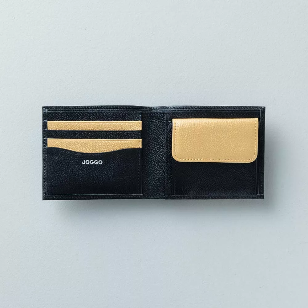 ２つ折り財布（エンボス） - 使用カラー：ピュアブラック・フルムーンゴールド