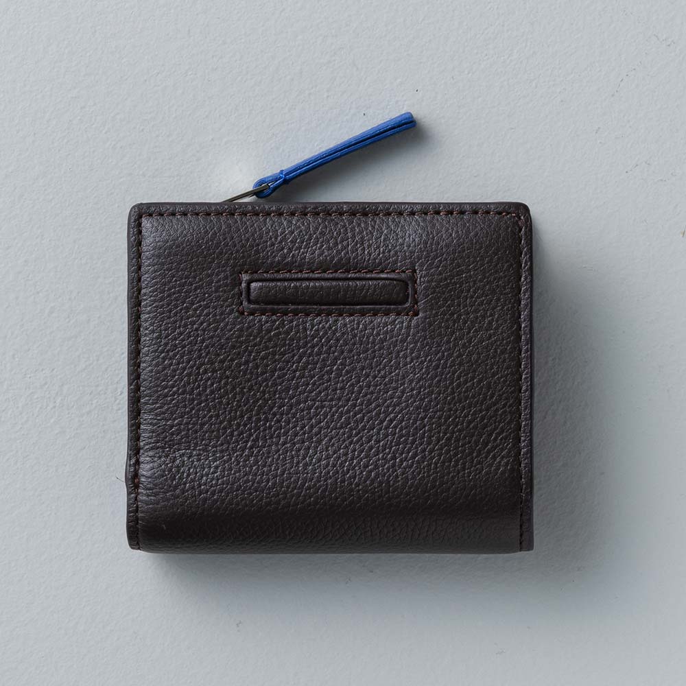 ２つ折りコンパクトウォレット - 使用カラー：エスプレッソブラウン・スカイダイバー