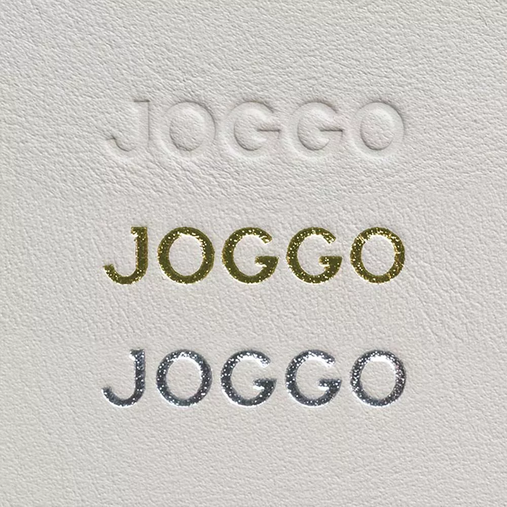 丸いつまみのマルチウォレット - ＪＯＧＧＯロゴ刻印は【ゴールド・シルバー・型押し・刻印なし】からお選びいただけます。（フォント変更は対応できません）