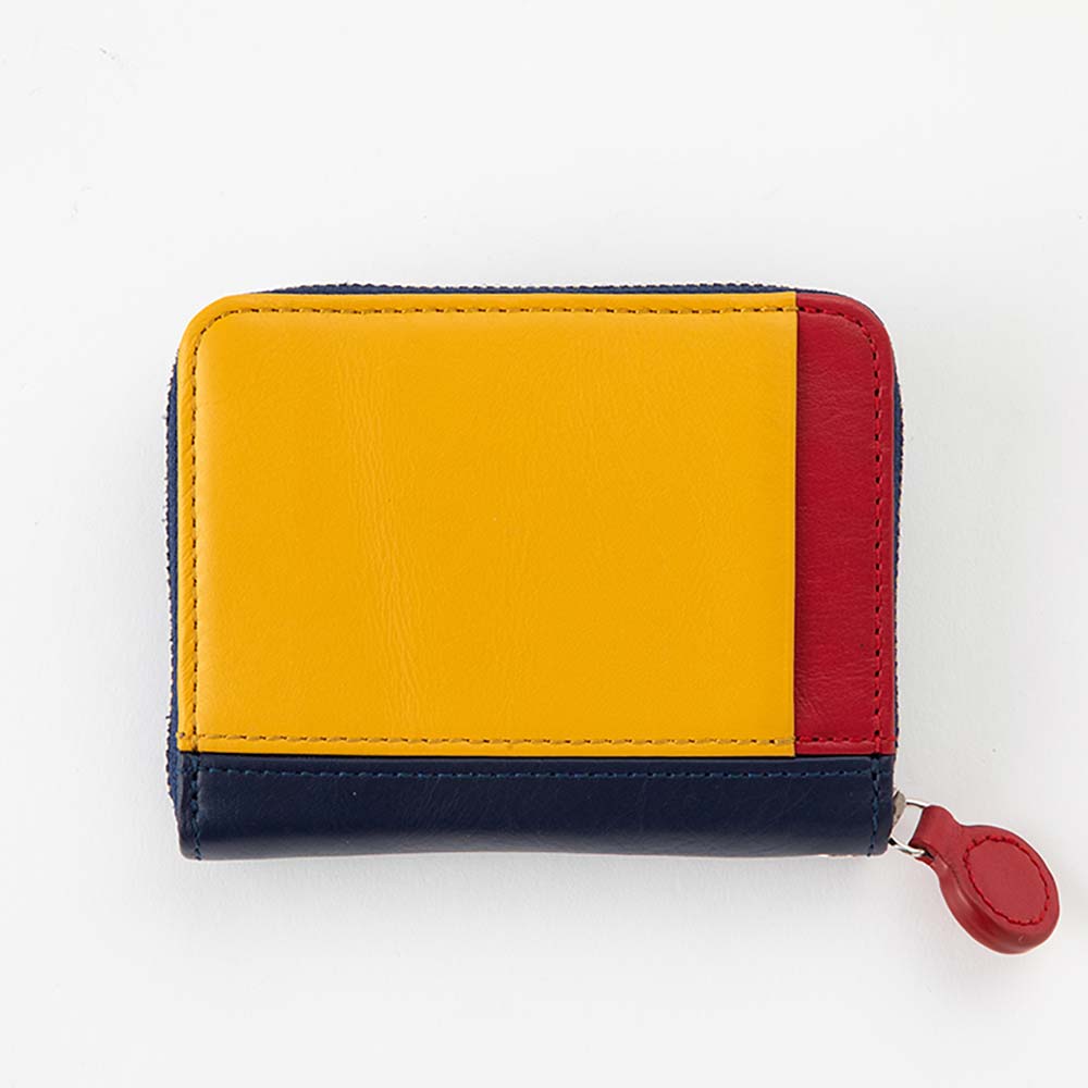 丸いつまみのマルチウォレット - 表面はポケットになっており、3色のカスマイズが可能です。カラー次第でおしゃれにもかわいくも演出できるのは、オーダーメイドならでは。