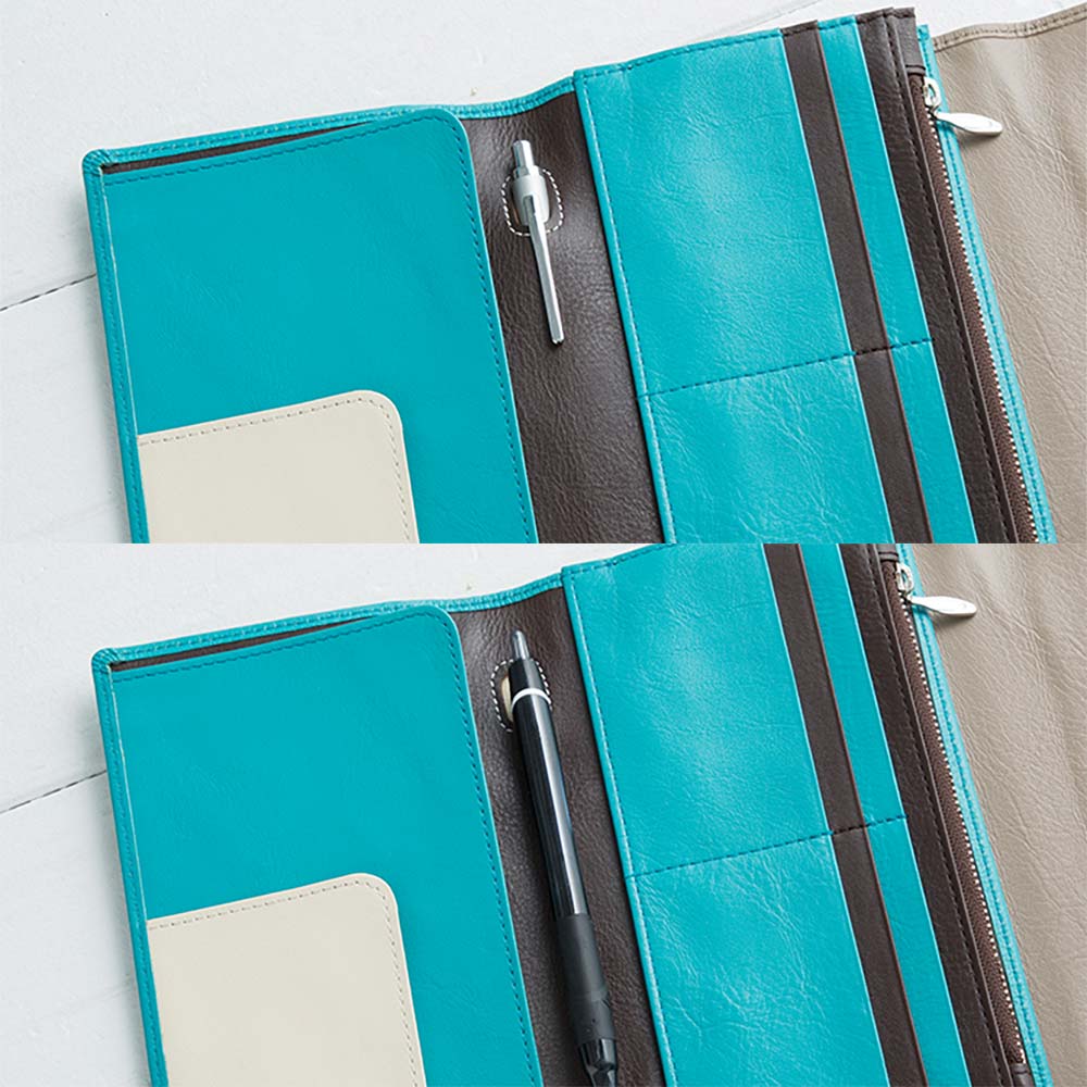 トラベルウォレット - 申告書類記入などに必要なペンもホルダーに収納可能。コインケースなどの基本的なウォレット機能とは別に、さまざまな機会で活躍すること間違いなしの本革長財布です。