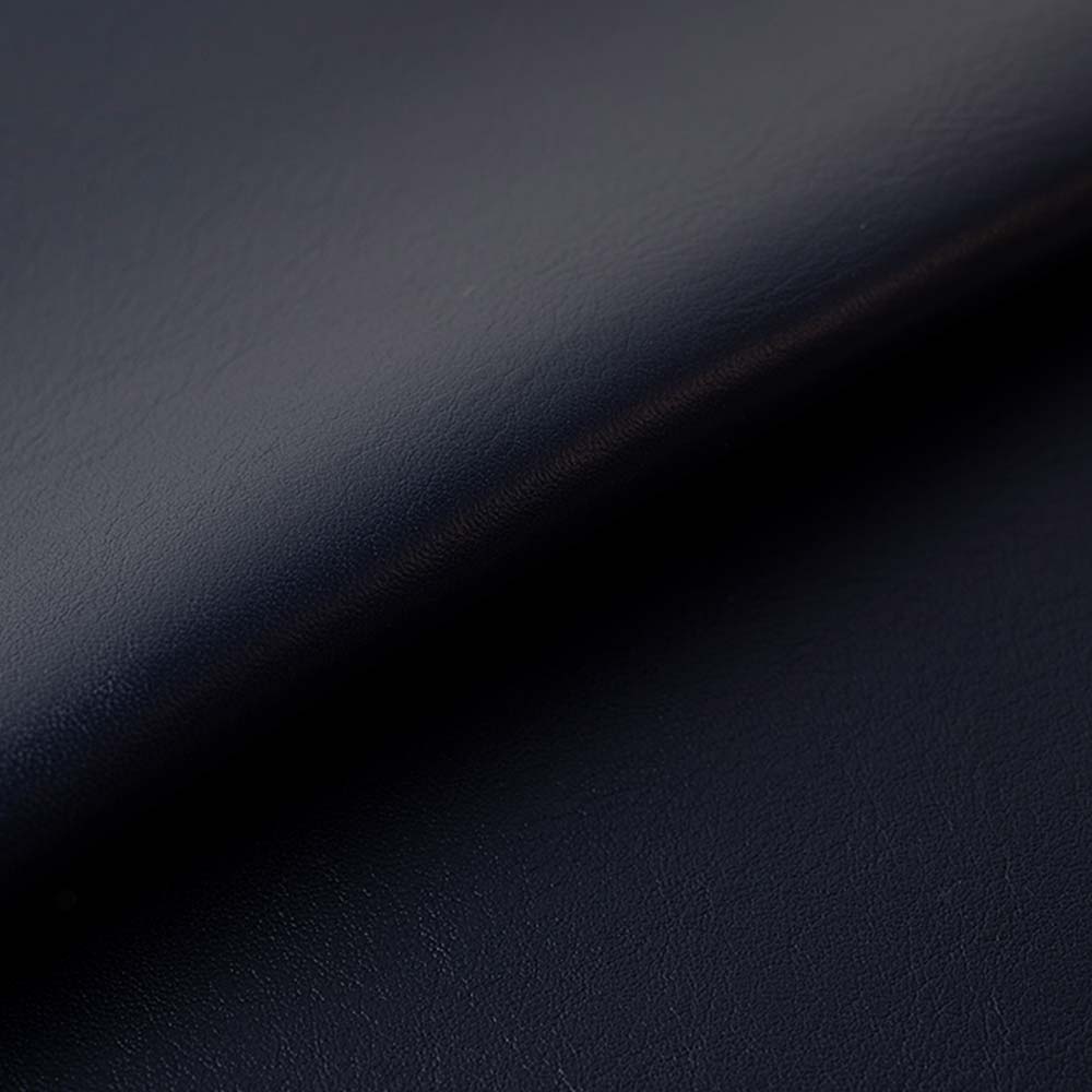 シンプル名刺入れ - 上質な柔らかい高級本革です。スムースレザーならではの、なめらかさ。革本来の表情に近い仕上がりです。使っていくにつれ、さらに柔らかく、しっとりとした手触りに。