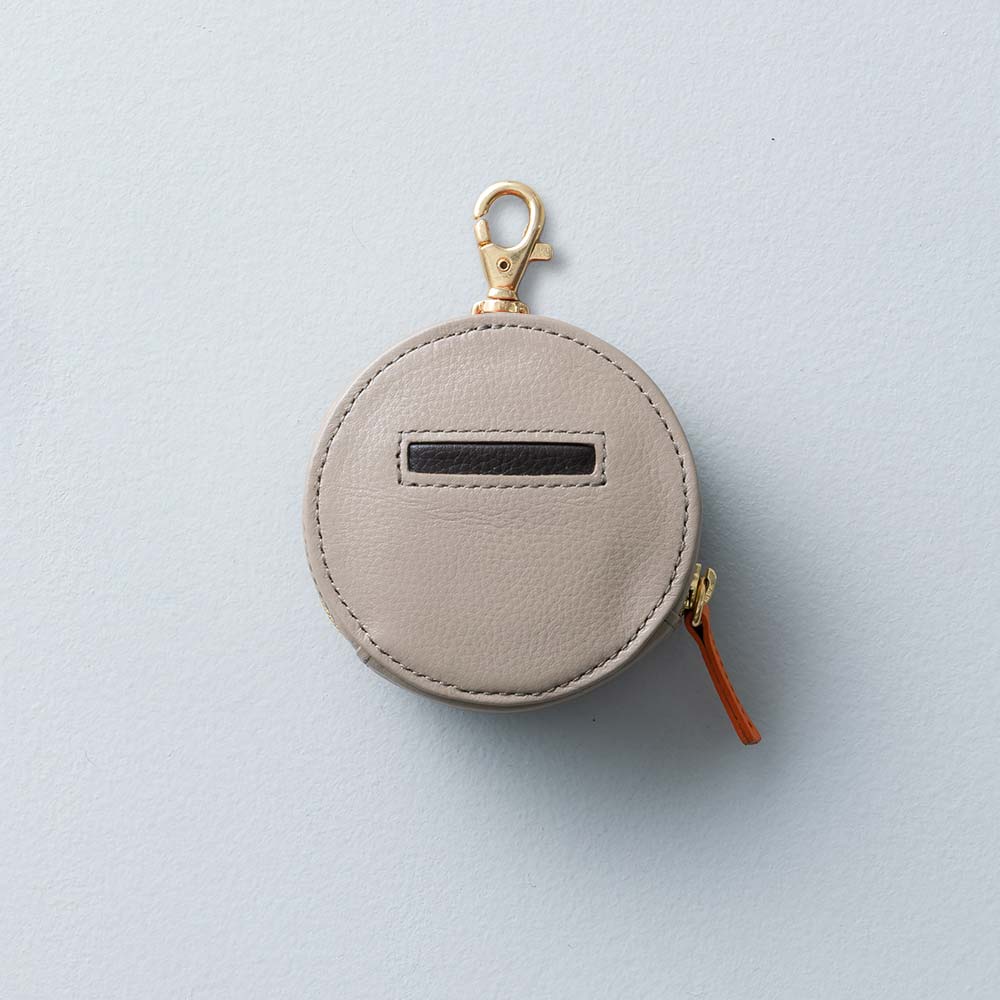 マカロンミニポーチ - 使用カラー：グレージュ・ビブラントサン・エスプレッソブラウン・ゴールド（金具）