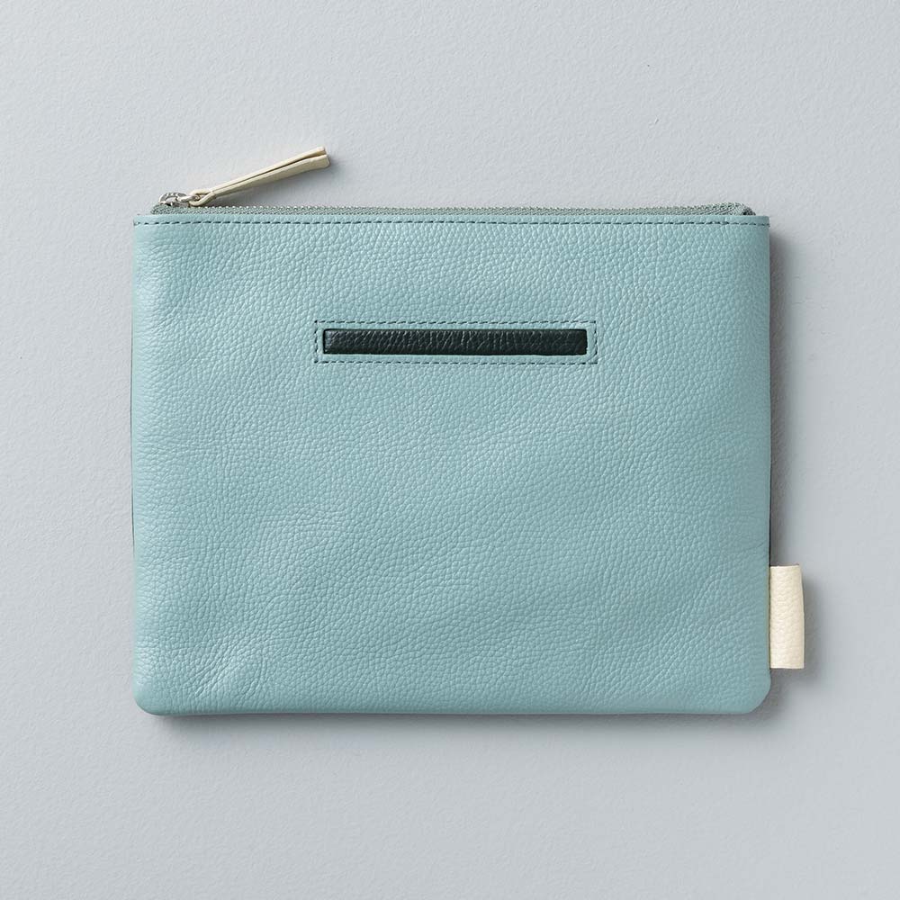 フラットレザーポーチＭ - 使用カラー：セージグリーン・アイボリーホワイト・フォレストグリーン