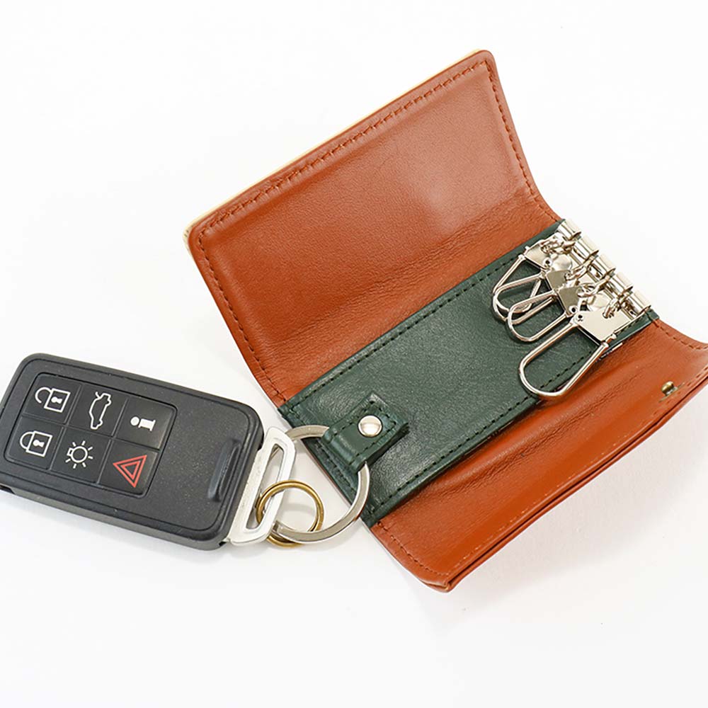 スリムキーケース - シルバーOリングは大きな鍵にも対応しています。さまざまな鍵に対応しているため、プレゼントやギフトのほか、お揃いのペアアイテムとしても人気の高い商品です。