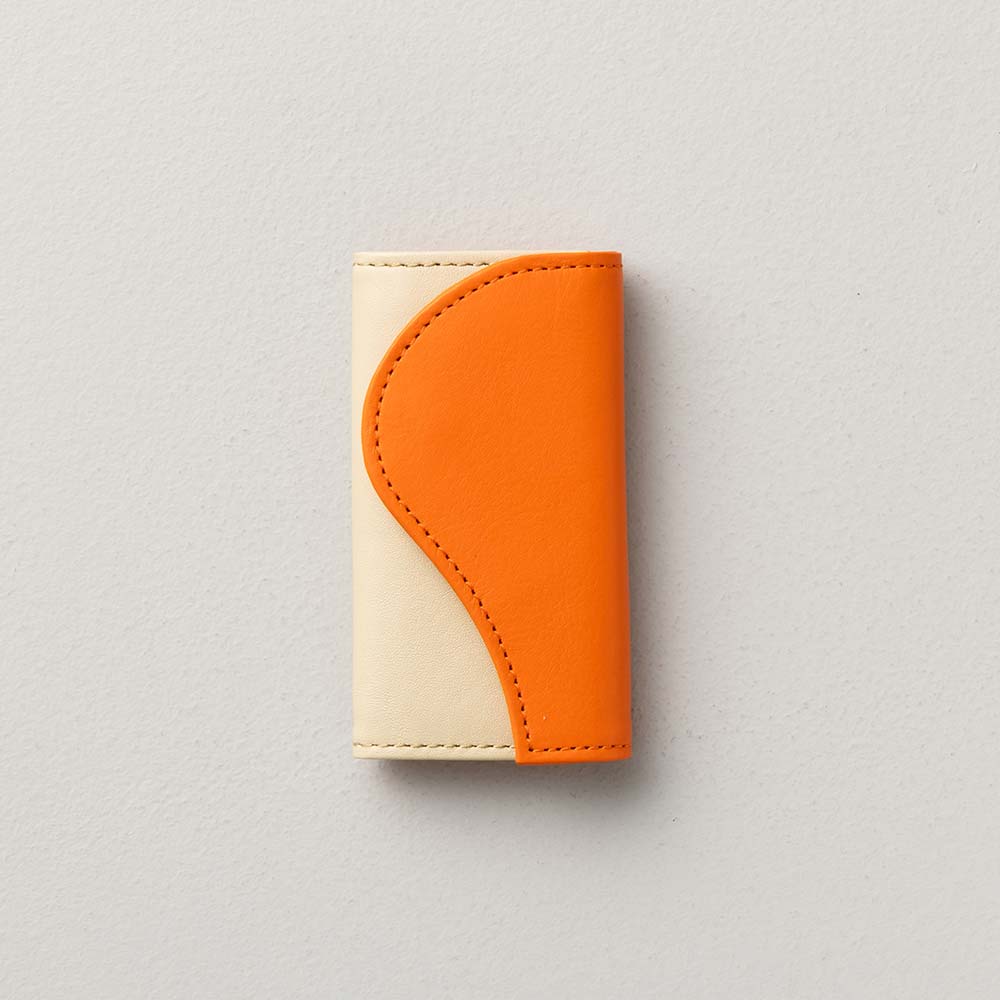 スリムキーケース - 使用カラー：ナチュラルベージュ・ビブラントサン