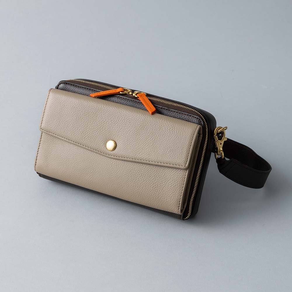 スクエアショルダーバッグ - 使用カラー：エスプレッソブラウン・グレージュ・ビブラントサン・ゴールド（金具）