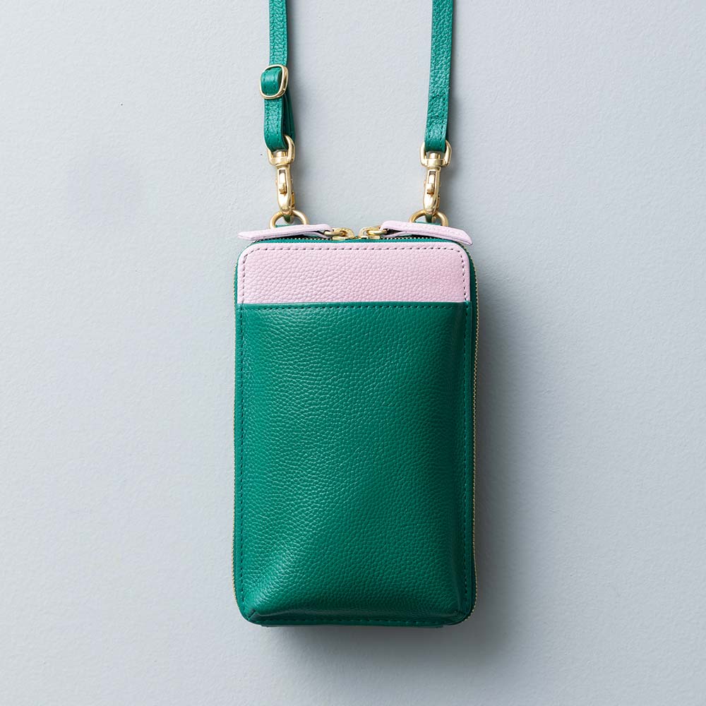 スマホショルダーバッグ - 使用カラー：ヒイラギリーフ・サクラブルーム・ゴールド（金具）