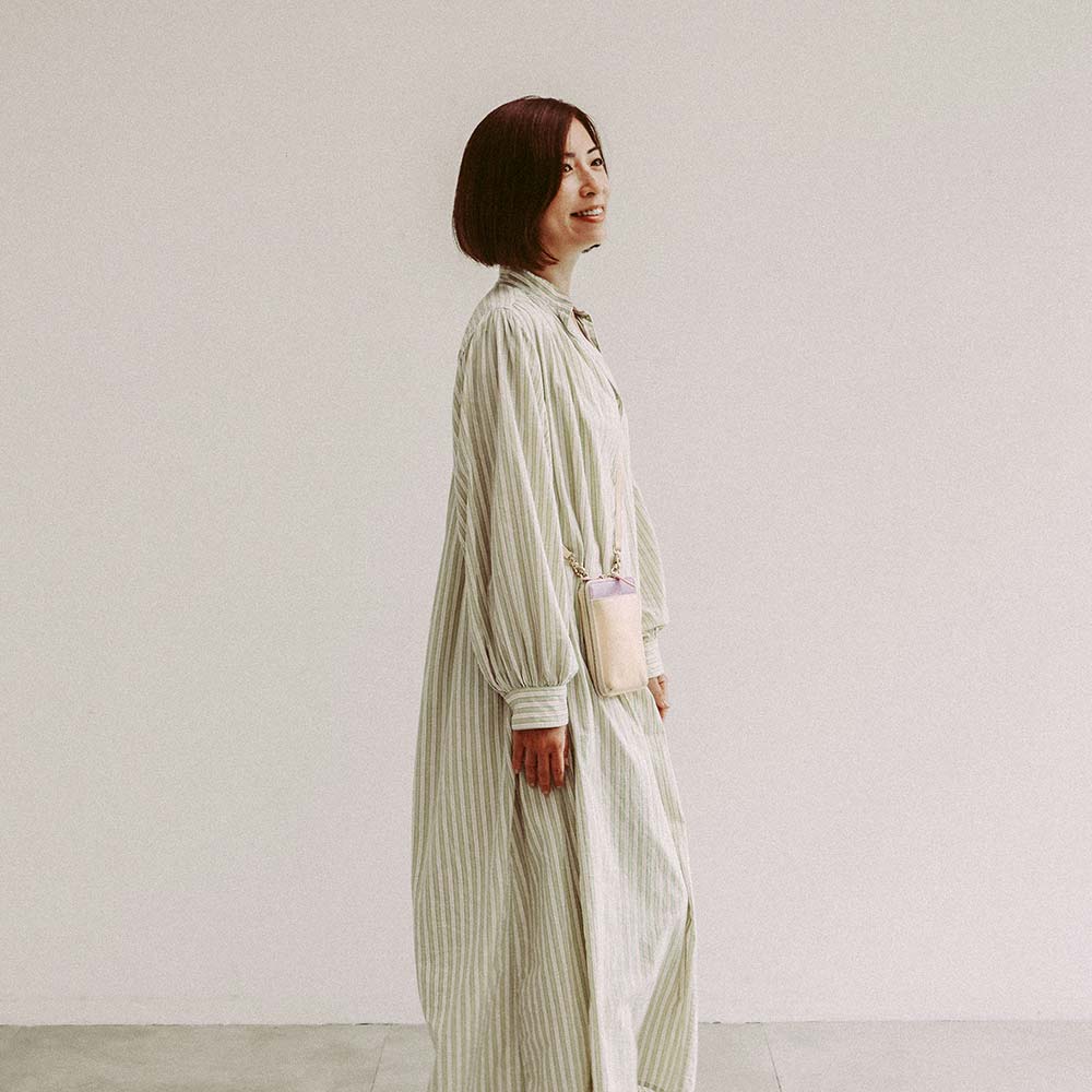 ポーチ付スマホショルダーバッグ - モデル身長：169.5cm / 使用カラー：アイボリーホワイト・アジサイドロップ・サクラブルーム・ゴールド(金具)