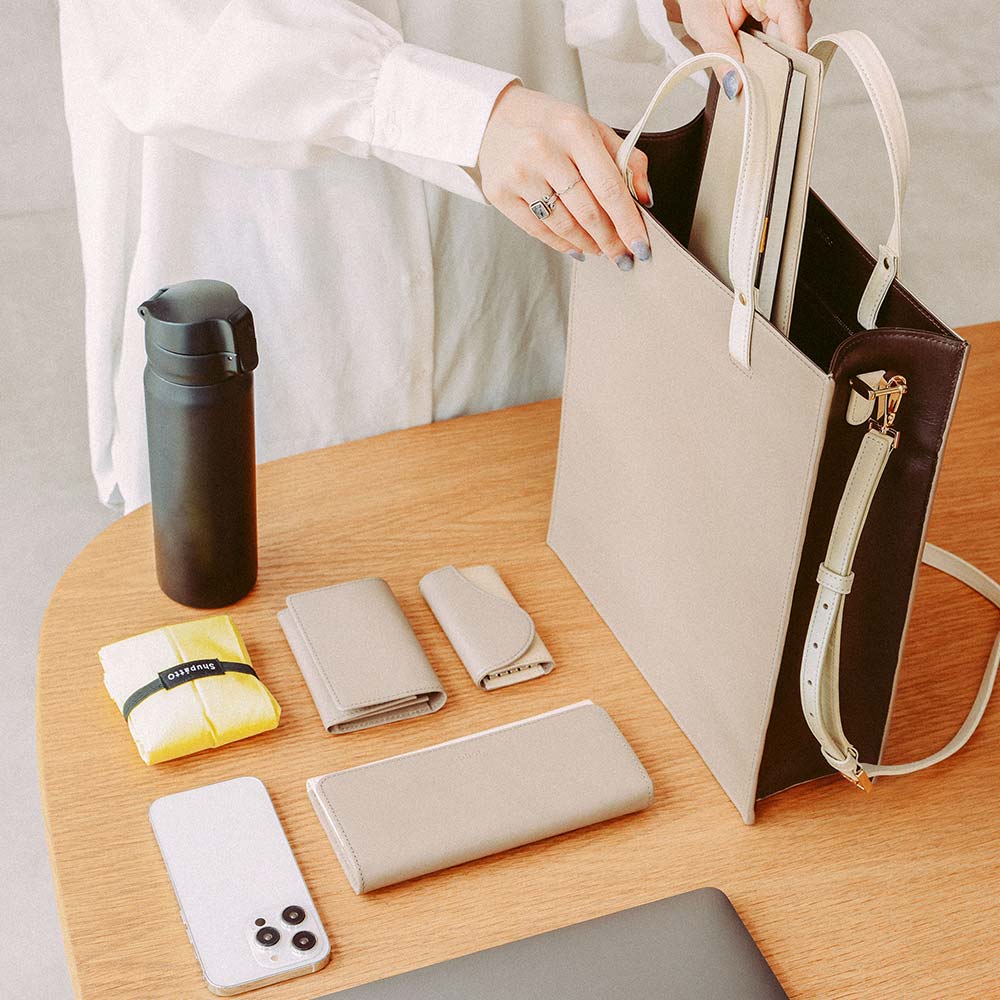 ２ｗａｙボックストートバッグ - 13インチのPC・スマホ・財布・A4サイズの資料やノート・マイボトルなど、毎日の生活に欠かせないアイテムをすっきり収納できます。