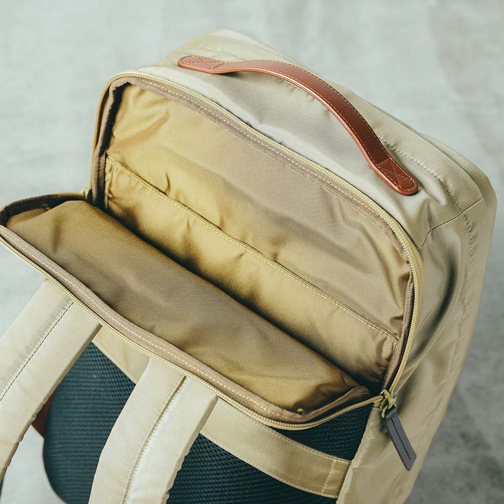 CORDURA® ECO ビジネスバックパック - ファスナー付PC収納スペース（仕切り付き）
