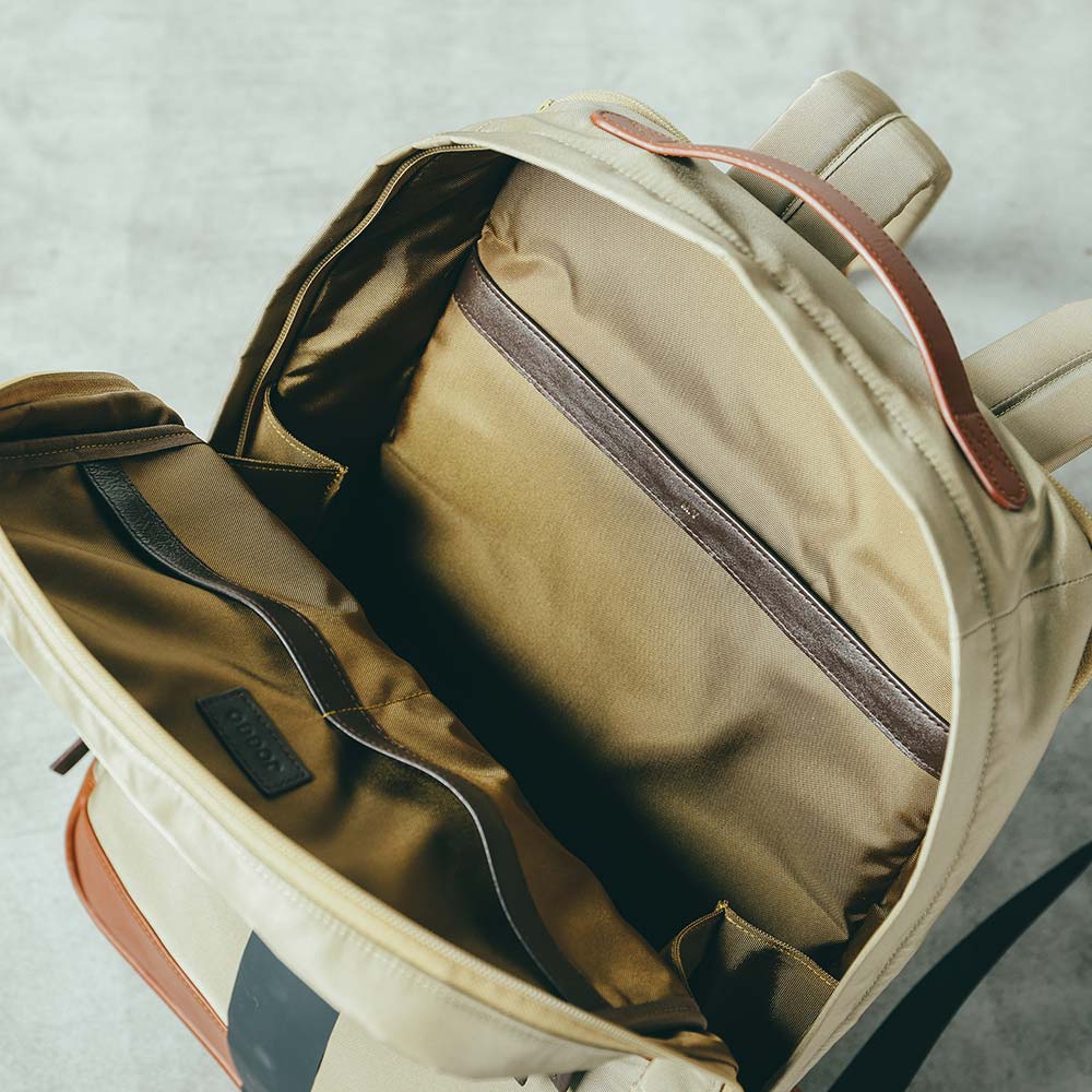 CORDURA® ECO ビジネスバックパック - 【内側背面ポケット】横：27.5cm / 深さ：29cm