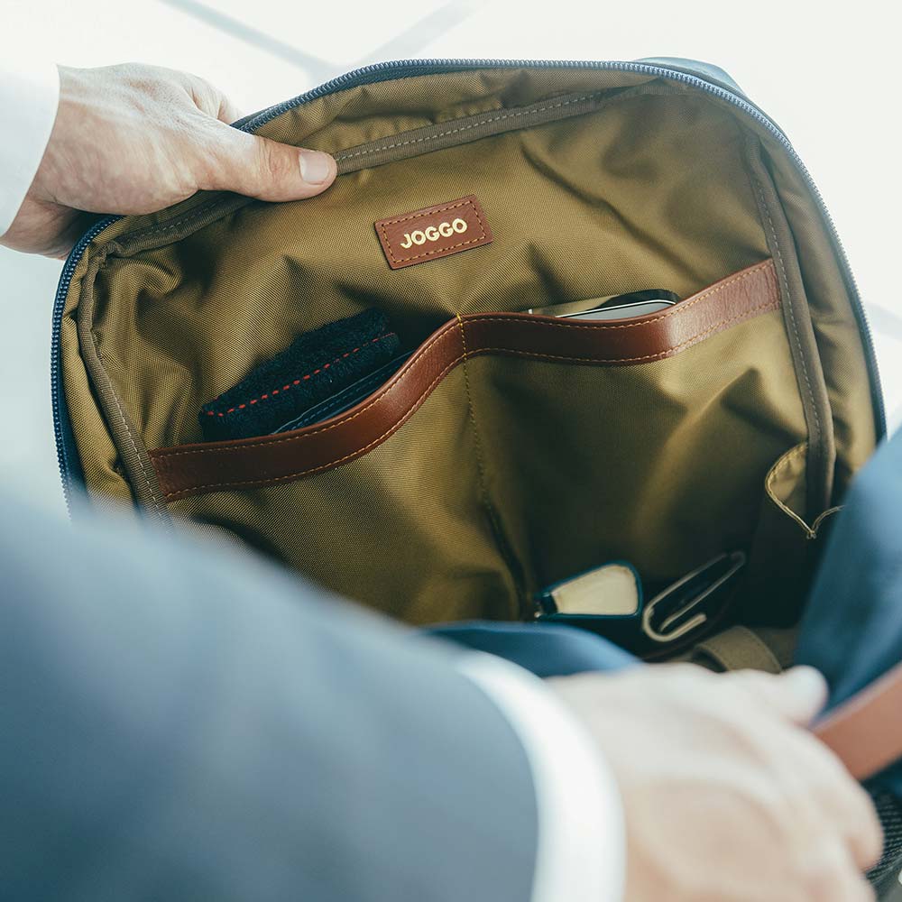 CORDURA® ECO ビジネスバックパック - 内側正面には４つものポケットがついています。荷物を細かく分けられるので、鞄の中を常に整理整頓された状態で保てます。