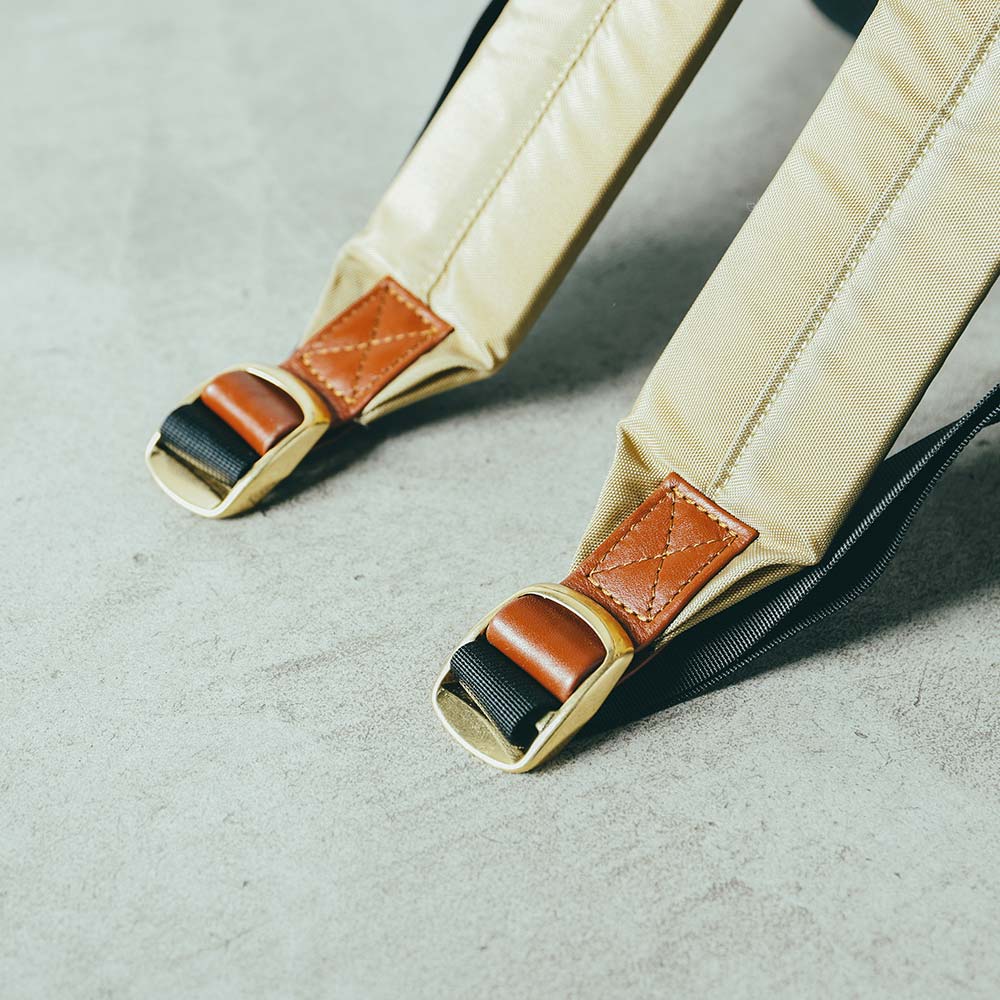 CORDURA® ECO ビジネスバックパック - 高級感のあるマットな質感の金具を採用しました。