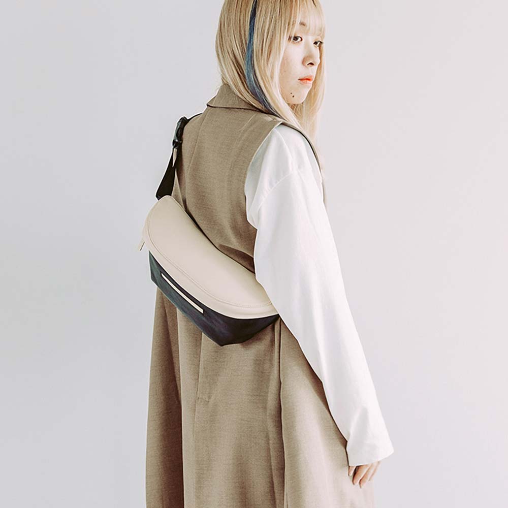 レザーボディバッグ 画像 17