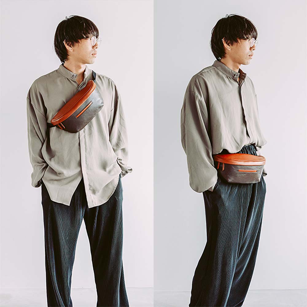 レザーボディバッグ - 肩からの斜め掛けのほか、ウエストポーチとしても使用できます。シーンに合わせて使い方を変えられるため、どんな年代の方でも使いやすいデザインです。