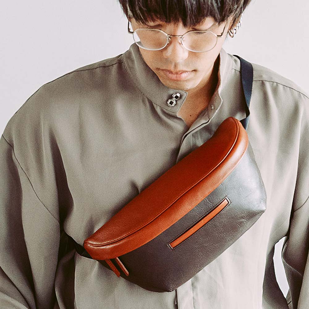 レザーボディバッグ 画像 1