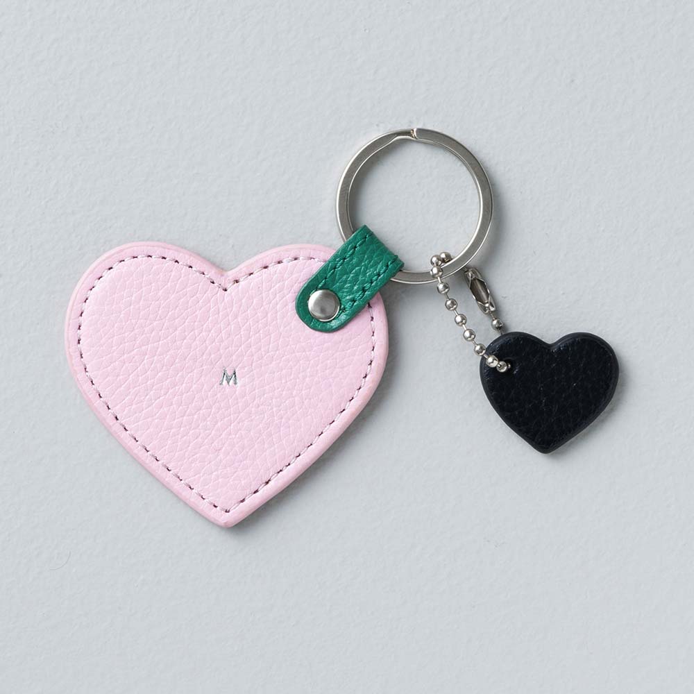 コンビハートチャーム - 使用カラー：サクラブルーム・ヒイラギリーフ・ピュアブラック