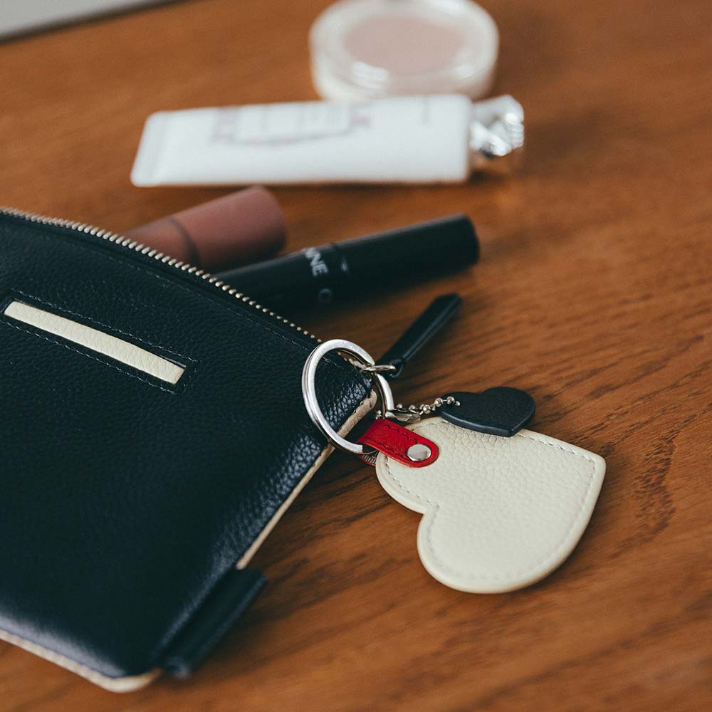 コンビハートチャーム - ポーチにつけて可愛いアクセントに。