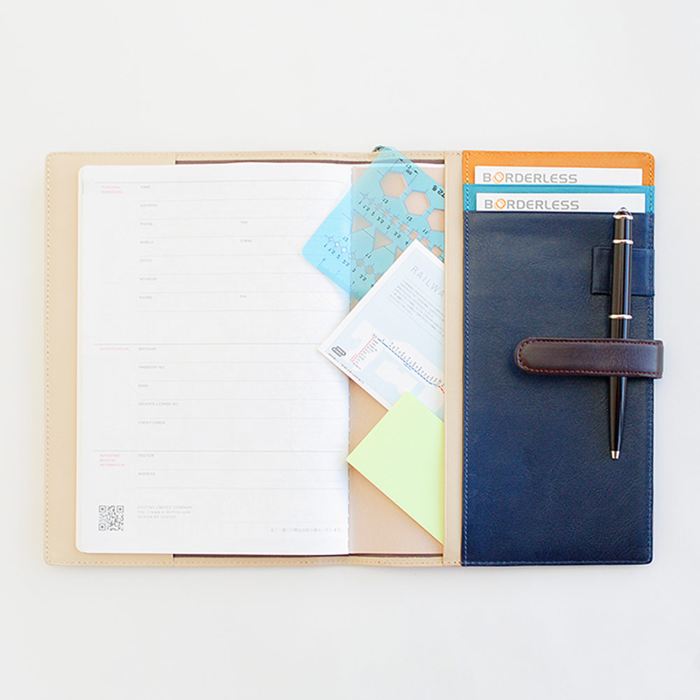 手帳カバー（Ａ５） - 手帳とともにペンやカードも一緒に収納できる、A5サイズの本革手帳カバー。