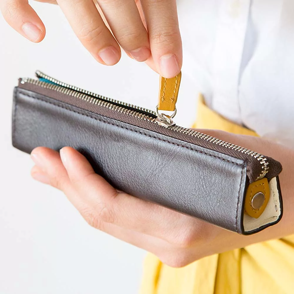 スリム三角ペンケース | オーダーメイド革製品「JOGGO」