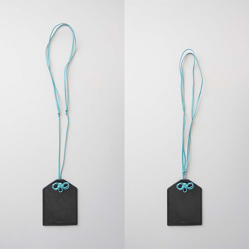 革のお守りケース（ネックレス） - ストラップの長さは50cm〜100cmの内で調整できます。ネックレスとして首から下げたり、バッグ・ランドセルなどお好きな場所にお取り付けください。