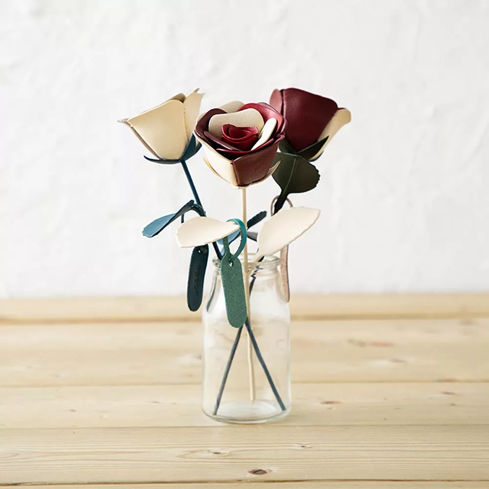革の一輪花（バラ）の商品画像