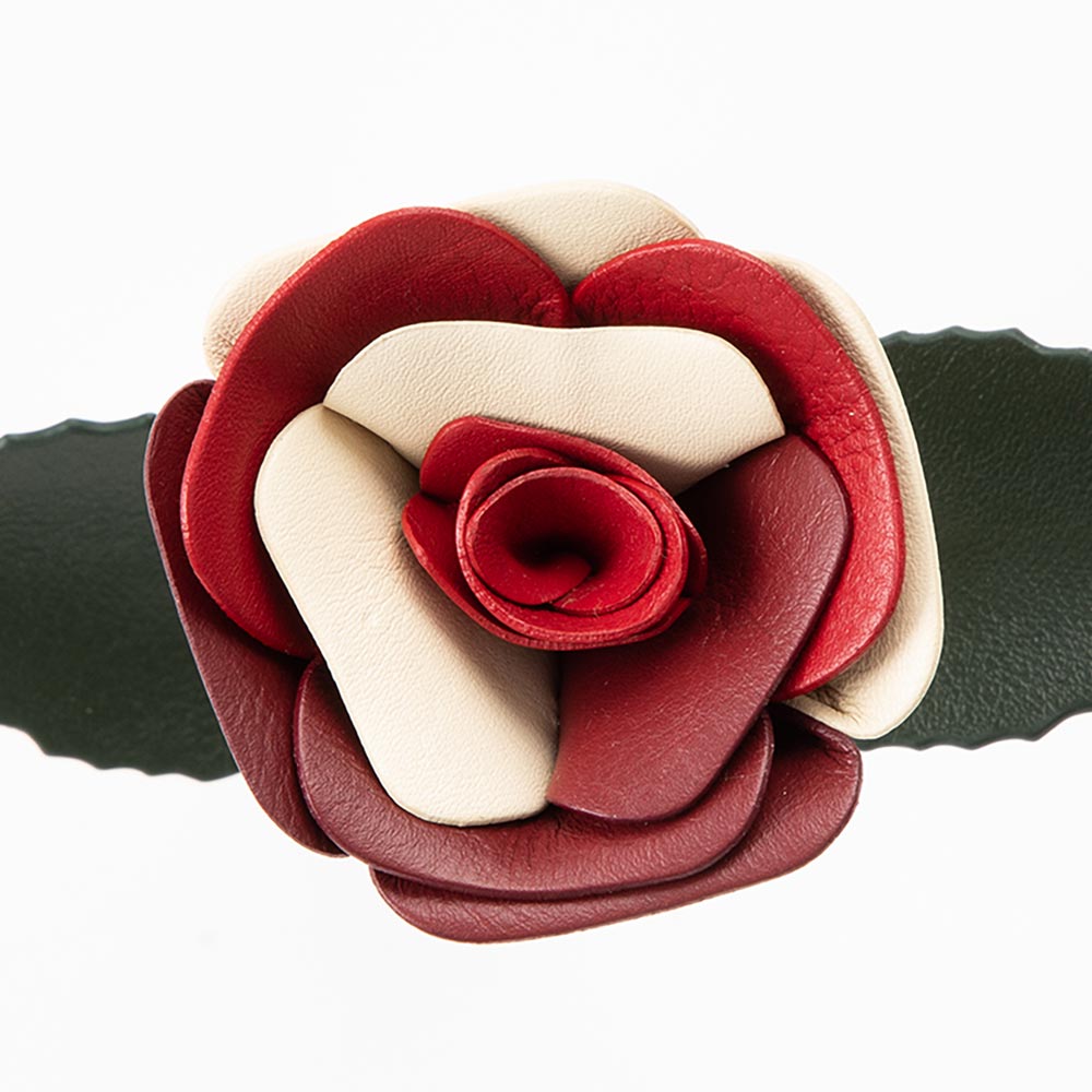 革の一輪花（バラ） - 花びらは3つの色からカスタマイズが可能。カラー次第でインテリアのアクセントにも。オーダーメイドならではの個性的でおしゃれなデザインを楽しめます。