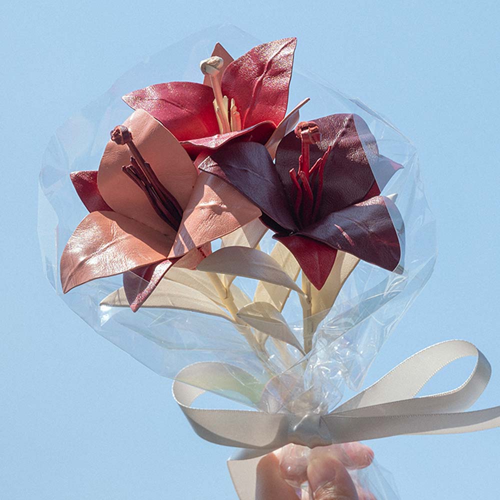 革のブーケ（ユリ）３本 画像 3