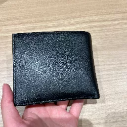 これが頼んだ財布です！