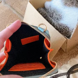 スマホポーチ内部