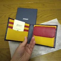 紺、赤、黄のトリコロールカラーです！