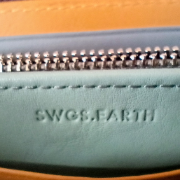 SWG's.EARTHと名入れしたかったけど、アポストロフィは選べなかったのがちょっと残念。