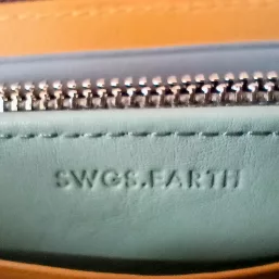 SWG's.EARTHと名入れしたかったけど、アポストロフィは選べなかったのがちょっと残念。