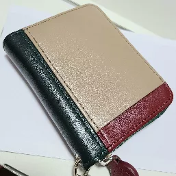 お財布の表面