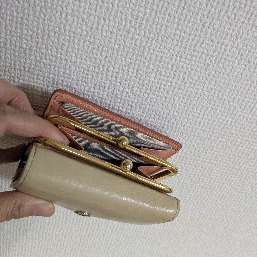 とても気に入っていたのでボンドで止めて使おうか悩んでいます