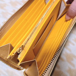 中。黄色で気分も上がります！