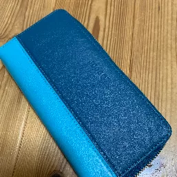 この色が大好きで素敵な財布ができました。