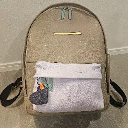 ころんとした丸みのあるフォルムがとても可愛く、見るたびに気分が上がります。
