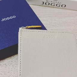ベージュのお財布を探していました。