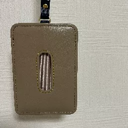裏はよく使うので汚れにくい色で！