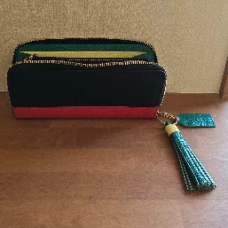 財布＋別売りのタッセルチャーム