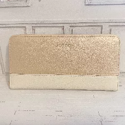 フルムーンゴールド
アイボリーホワイト
上品なゴールドです。