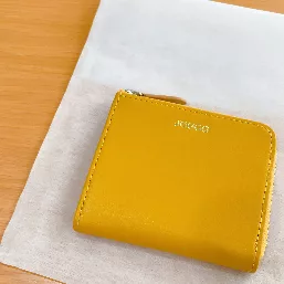 本体 :マスタードイエロー
引手 : フルムーンゴールド
