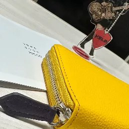 持ち手部分に推し色を。