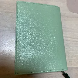 可愛らしいピスタチオグリーン！！
